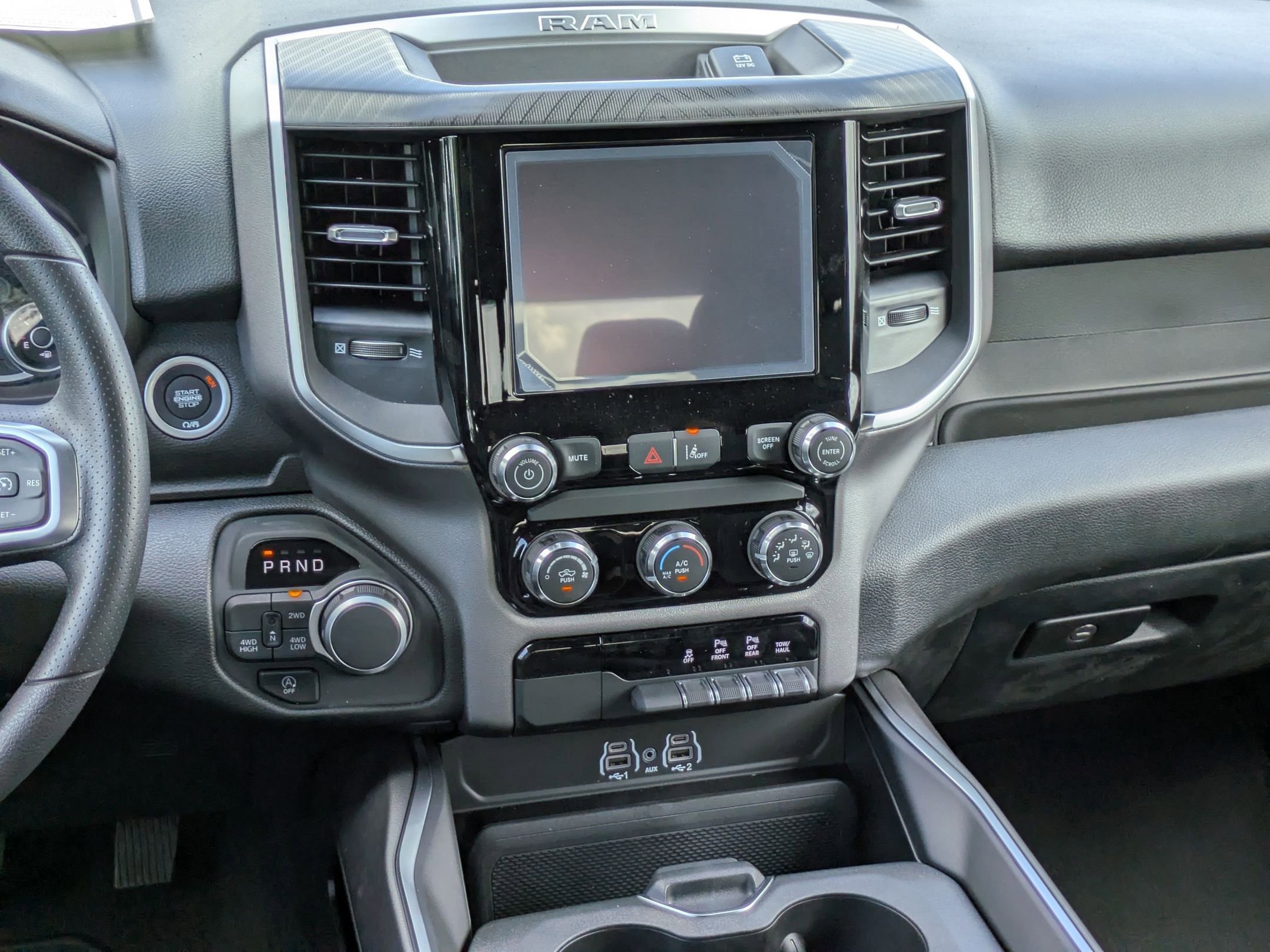 New 2026 RAM 1500 Express AWD/4WD image 16