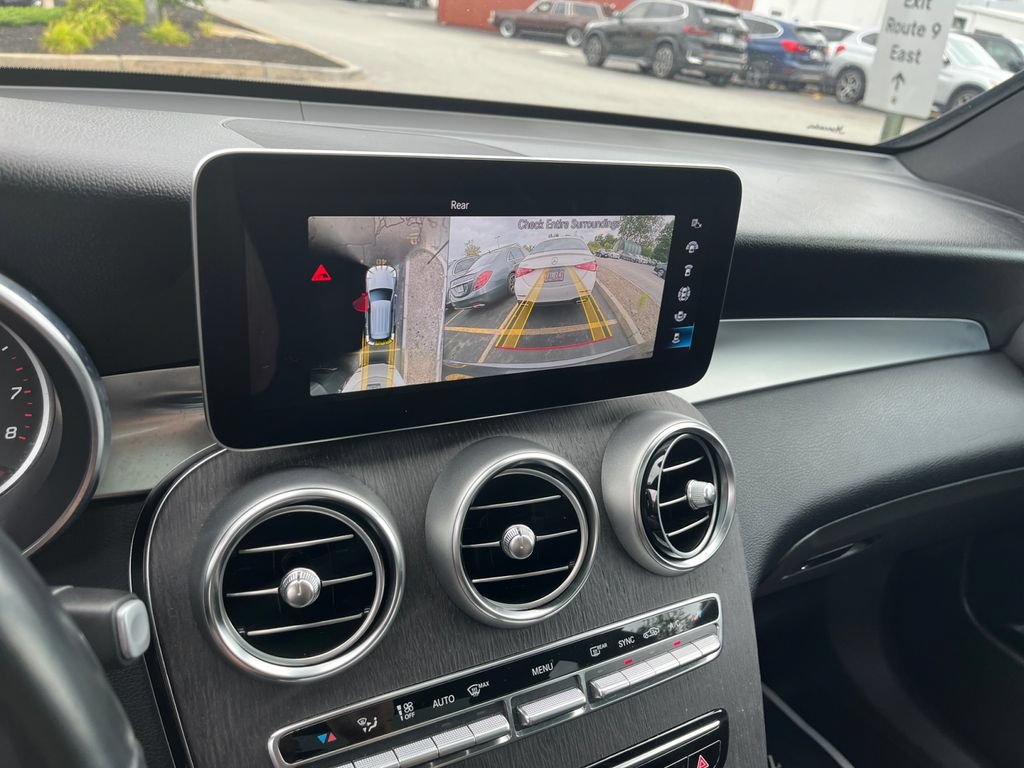Used 2022 Mercedes-Benz GLC 300 4MATIC image 25