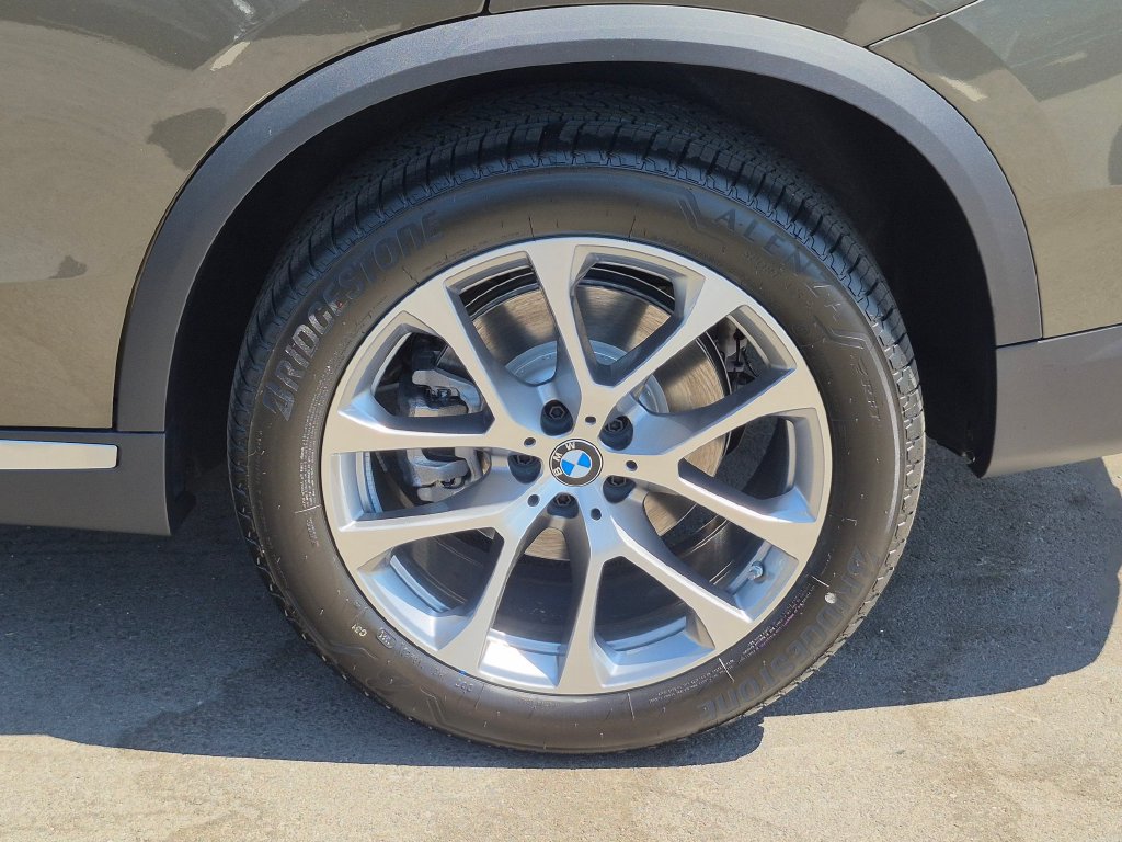 New 2026 BMW X5 sDrive40i w/ Climate Comfort Package RWD image 31