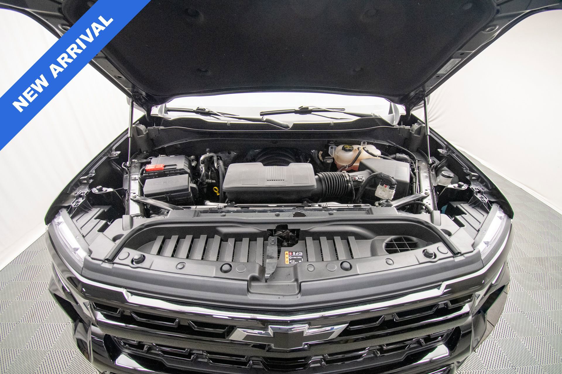 Used 2025 Chevrolet Silverado 1500 LT Trail Boss w/ Convenience Package II AWD/4WD image 40