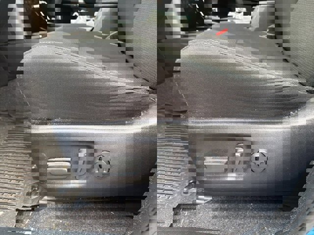 Used 2018 Toyota RAV4 XLE image 9