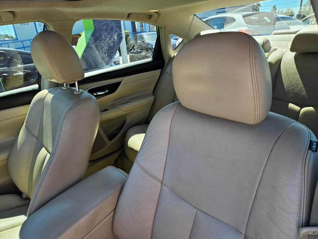Used 2013 Nissan Altima 2.5 SL w/ 2.5 Moonroof Pkg FWD image 16