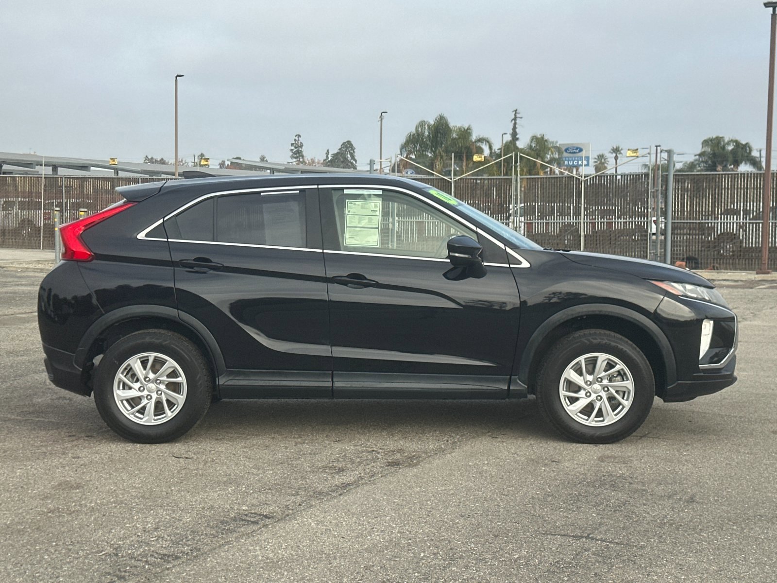Used 2018 Mitsubishi Eclipse Cross ES image 3