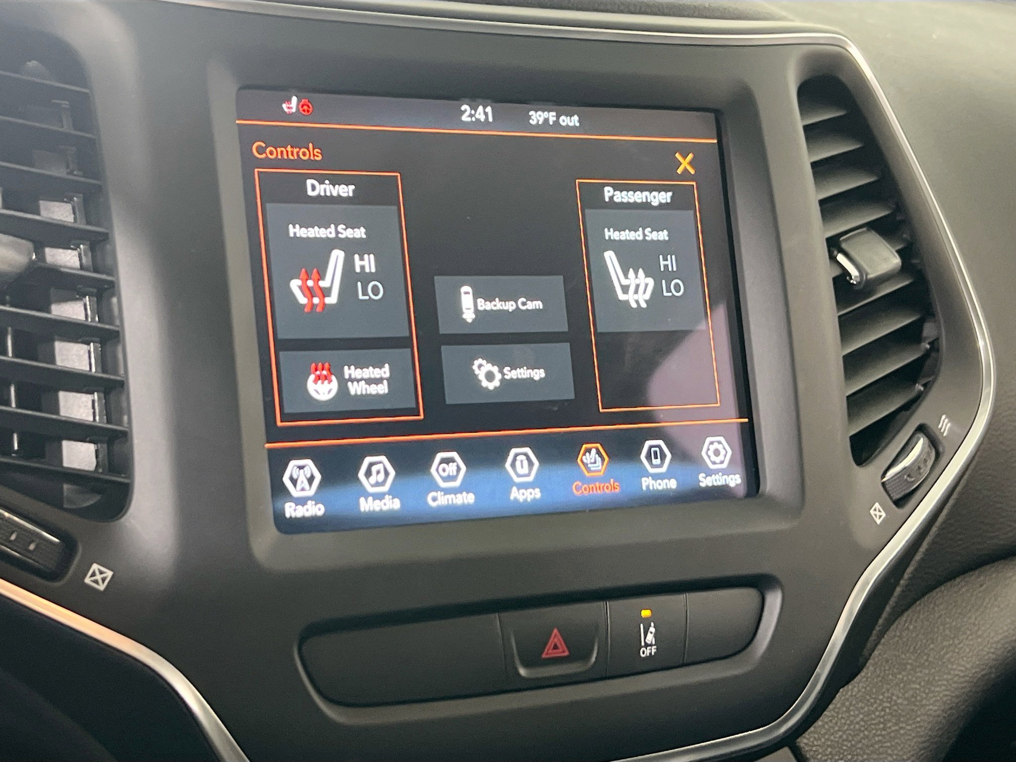 Used 2022 Jeep Cherokee Latitude w/ Sun & Sound Group AWD/4WD image 19