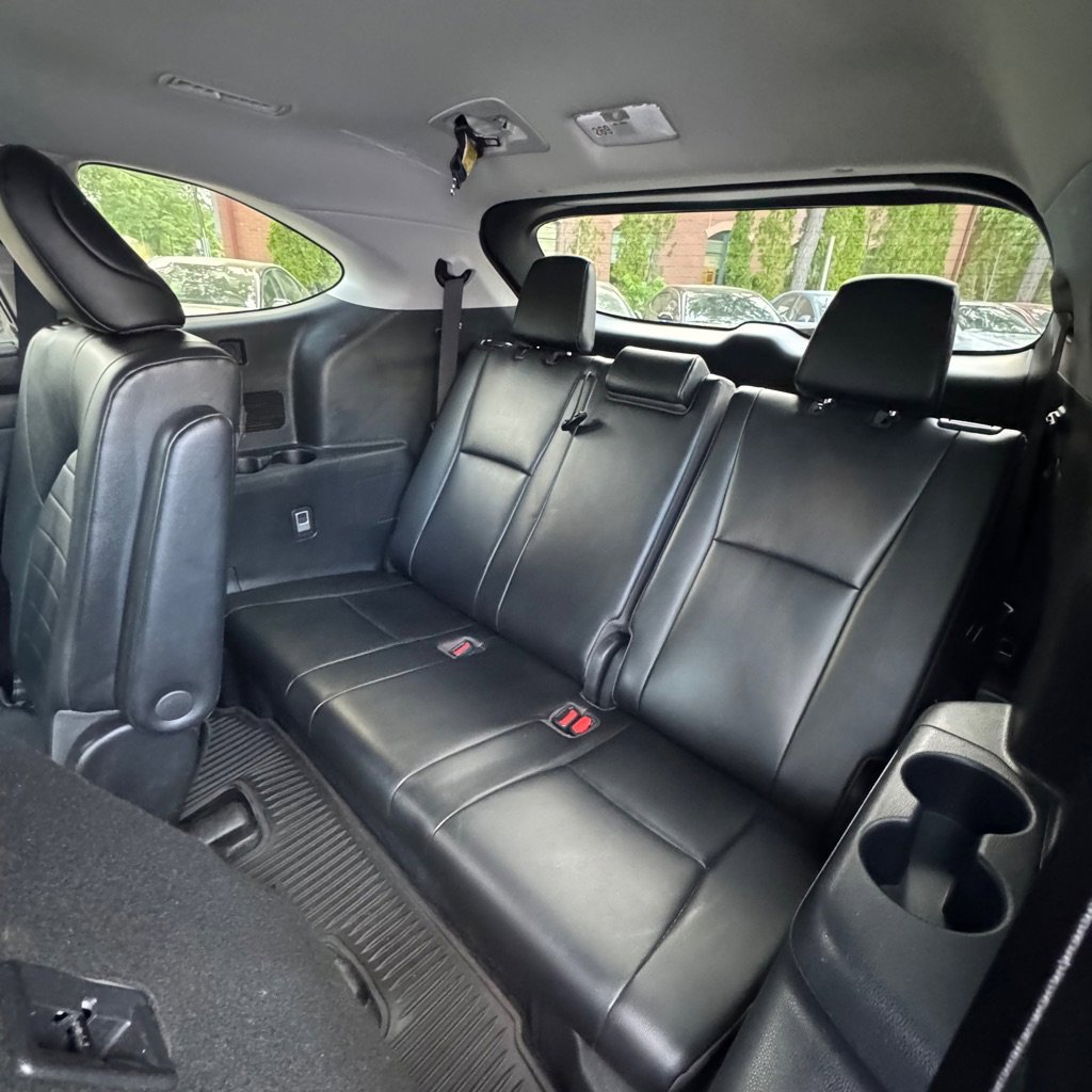 Used 2022 Toyota Highlander XLE AWD/4WD image 11