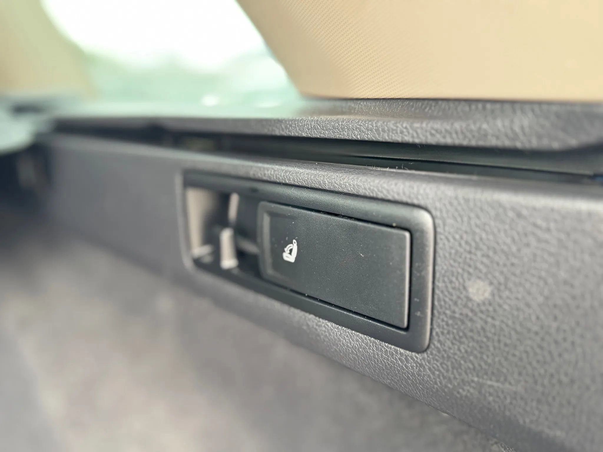 Used 2018 Volkswagen Golf S FWD image 30