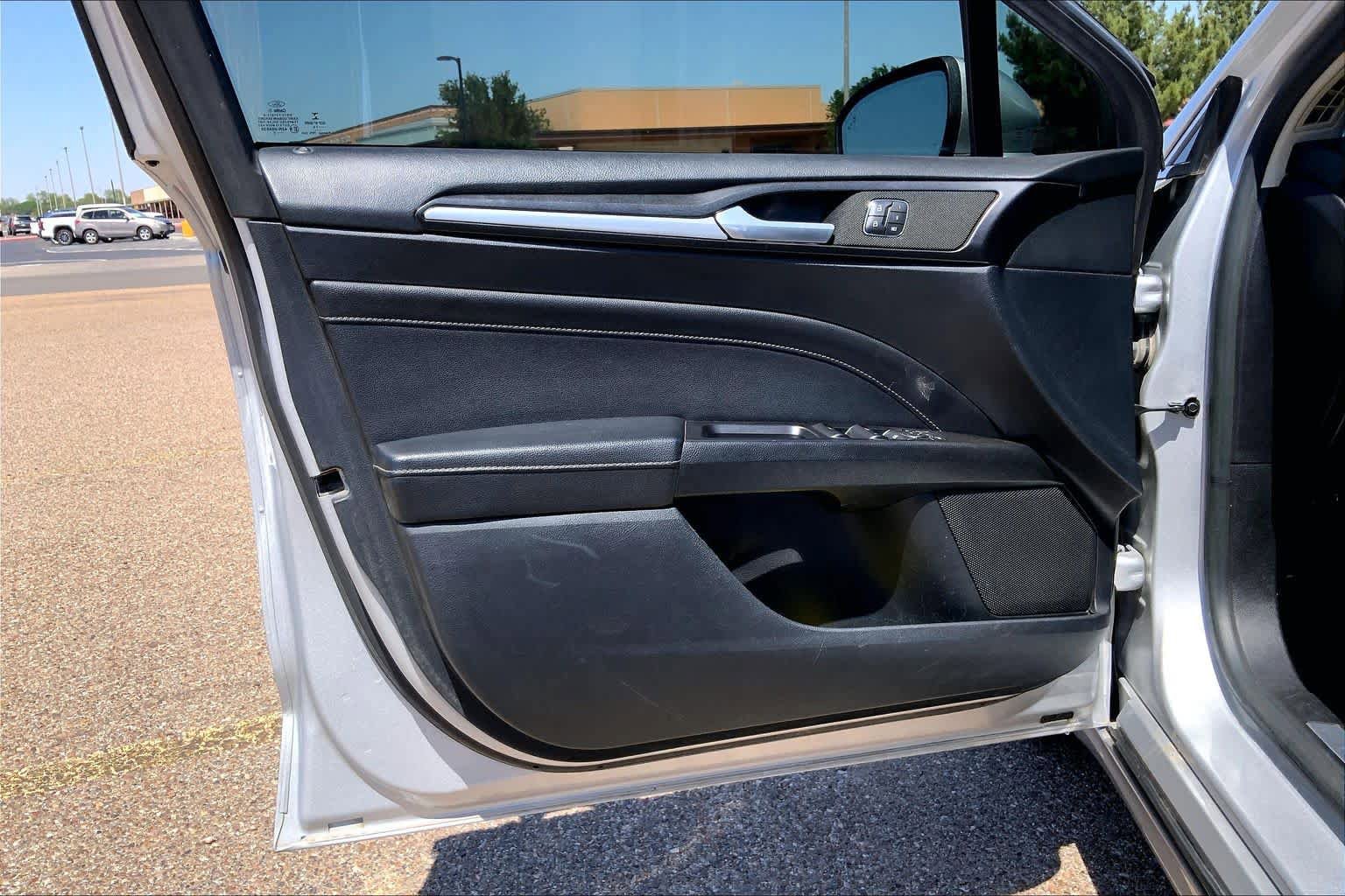 Used 2019 Ford Fusion Titanium AWD/4WD image 22
