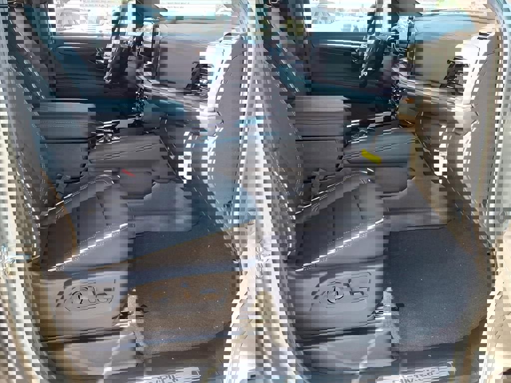 New 2025 Chevrolet Suburban Premier w/ Sun And Tow Package image 21