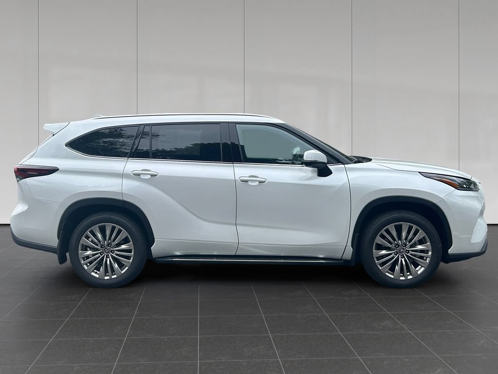 New 2026 Toyota Highlander Platinum AWD/4WD image 6