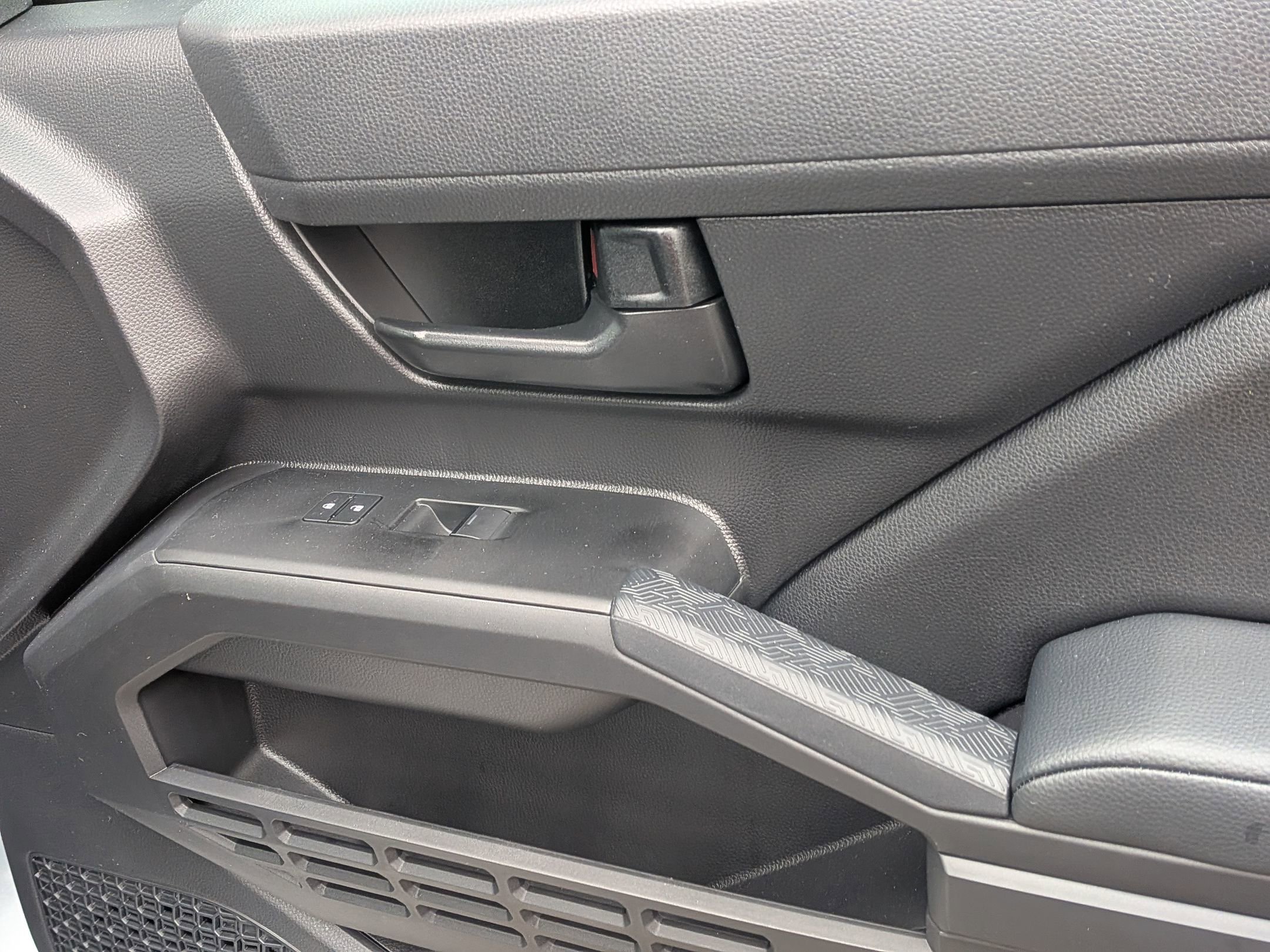 Used 2025 Toyota Tacoma SR image 35