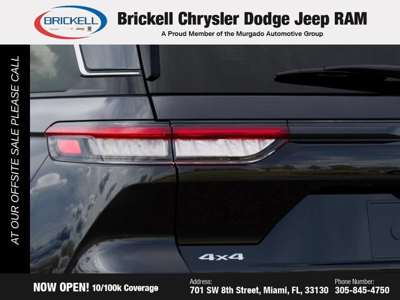 Used 2025 Jeep Grand Cherokee Laredo X AWD/4WD image 11