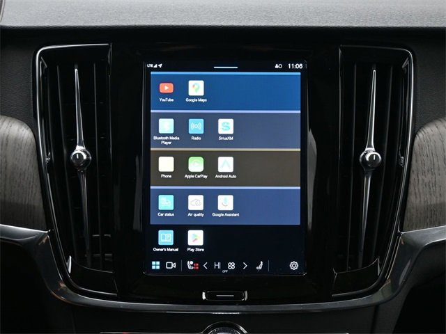 Certified 2024 Volvo V90 B6 Cross Country Plus image 19