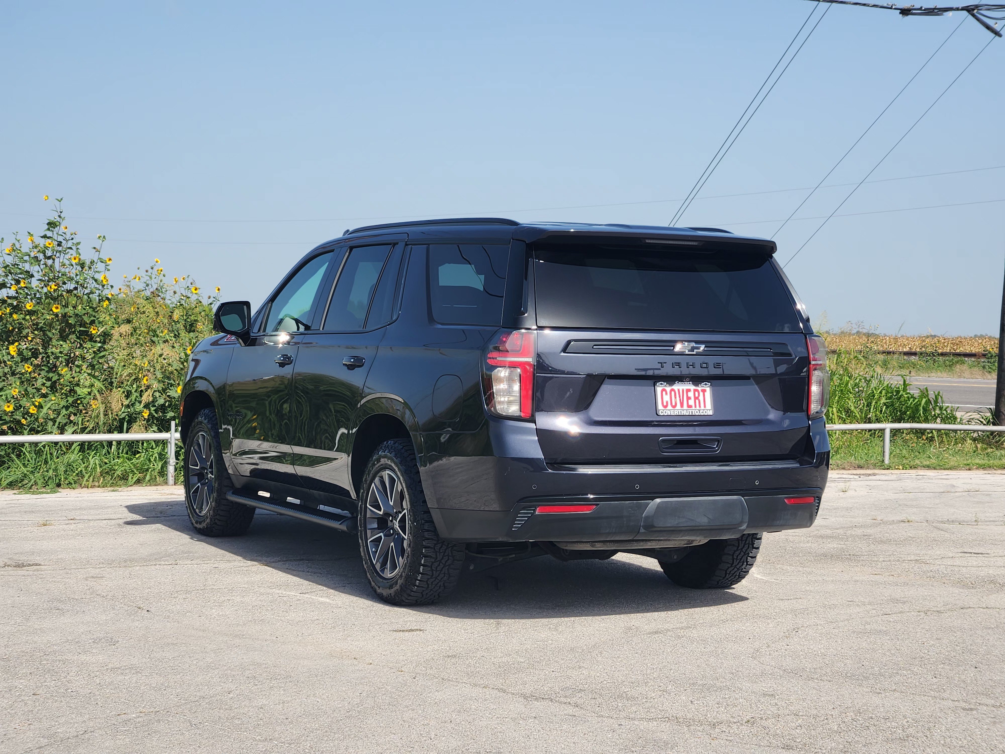 Used 2023 Chevrolet Tahoe Z71 w/ Luxury Package AWD/4WD image 5