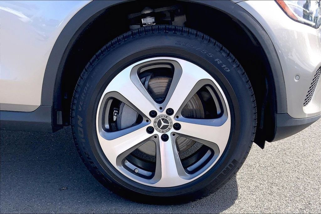 Used 2023 Mercedes-Benz GLC 300 4MATIC Coupe image 9