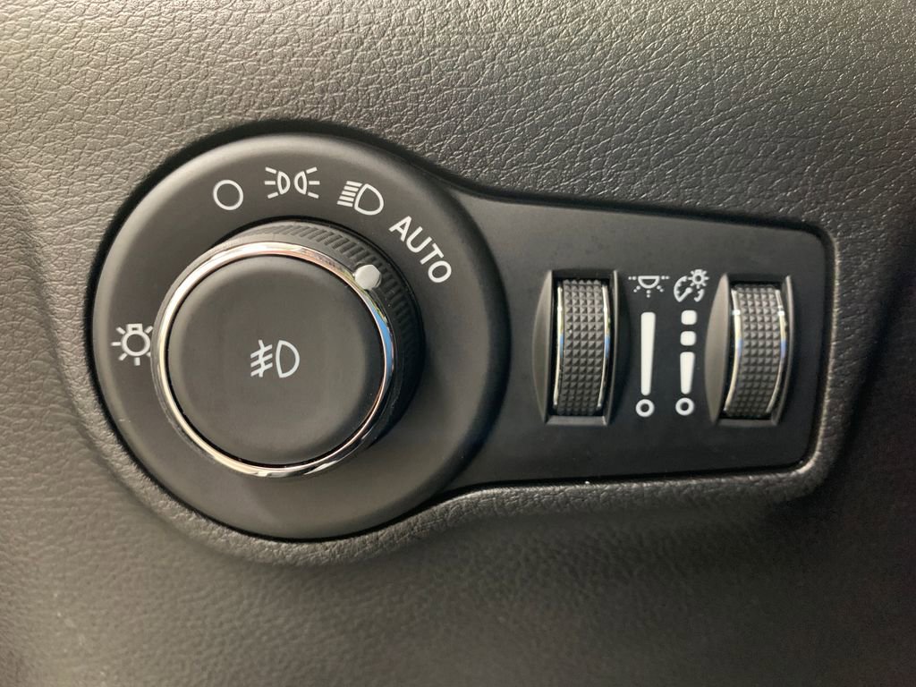 Used 2024 Jeep Compass Trailhawk image 10