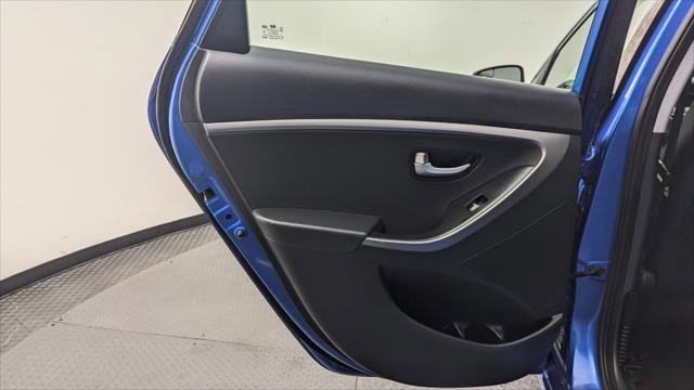 Used 2017 Hyundai Elantra GT image 11