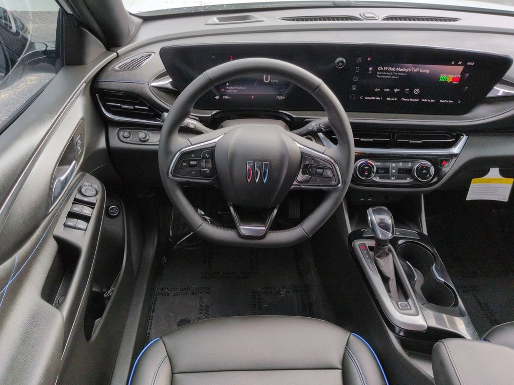 Used 2025 Buick Envista Sport Touring w/ Experience Buick Package FWD image 16
