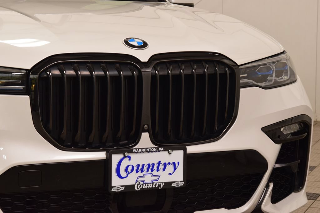 Used 2020 BMW X7 M50i w/ Dynamic Handling Package AWD/4WD image 11