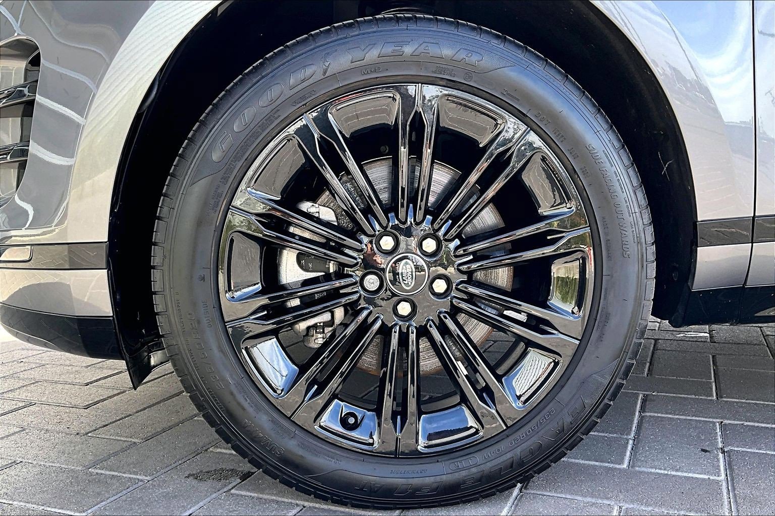 Used 2025 Land Rover Range Rover Evoque Dynamic SE image 9