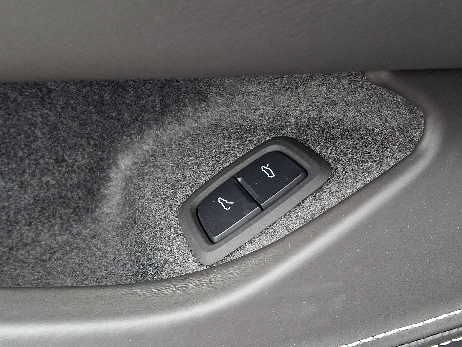 Used 2022 Chevrolet Corvette Stingray Premium Cpe w/ Z51 Performance Package image 25