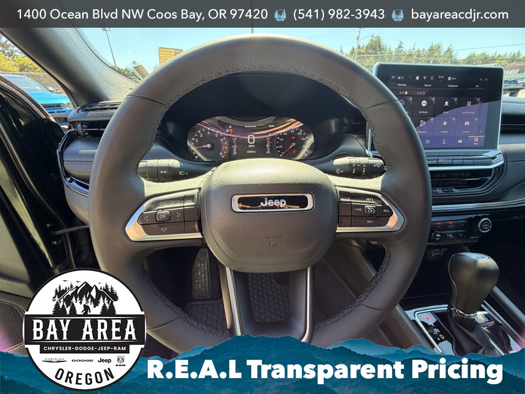 Used 2025 Jeep Compass Latitude w/ Convenience Group AWD/4WD image 20