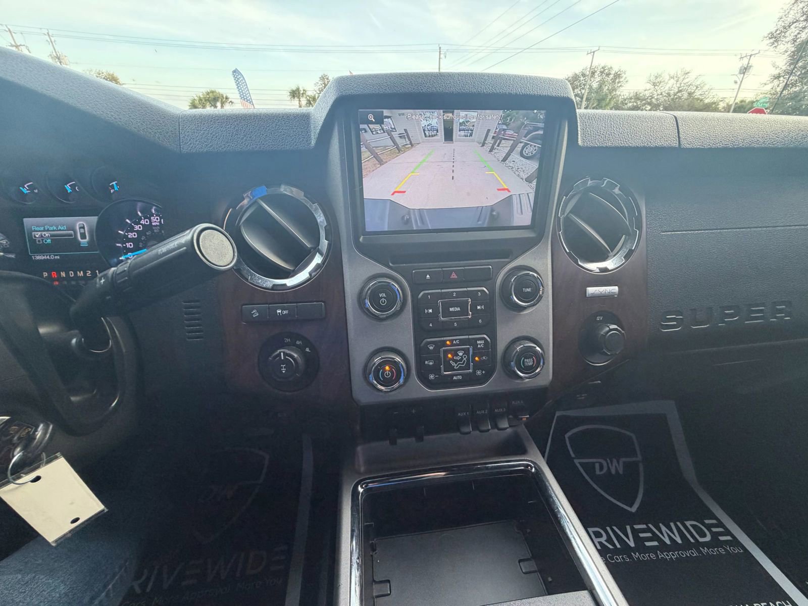 Used 2015 Ford F250 Lariat w/ Lariat Ultimate Package image 16