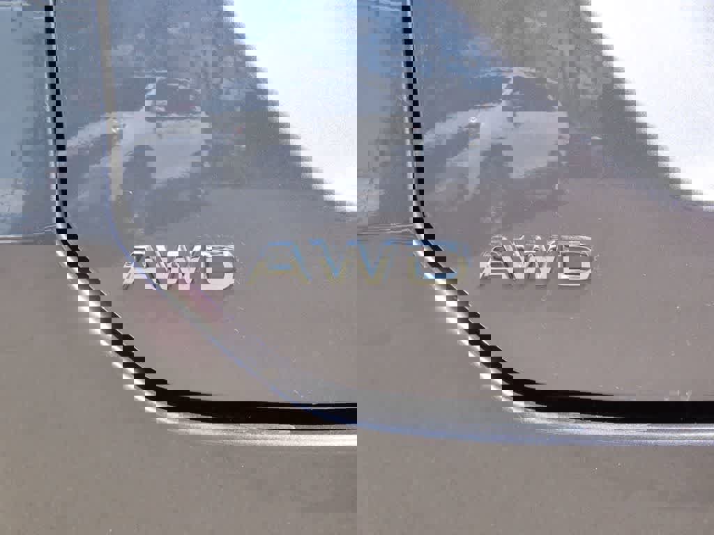 Used 2023 Honda Pilot LX image 8