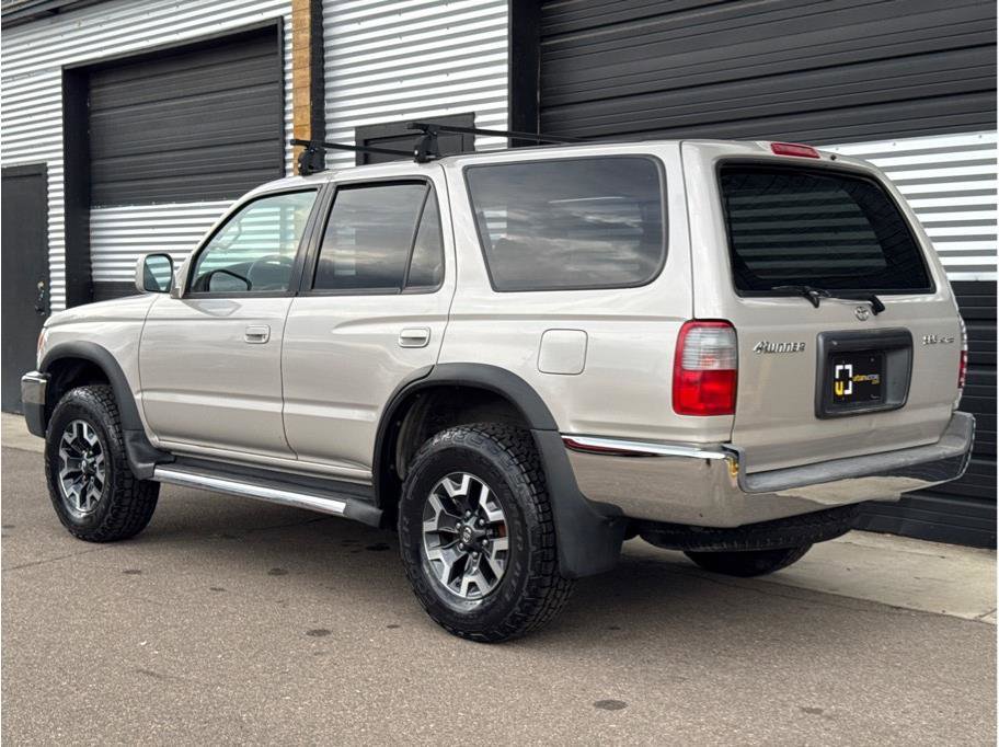 Used 2000 Toyota 4Runner SR5 image 8