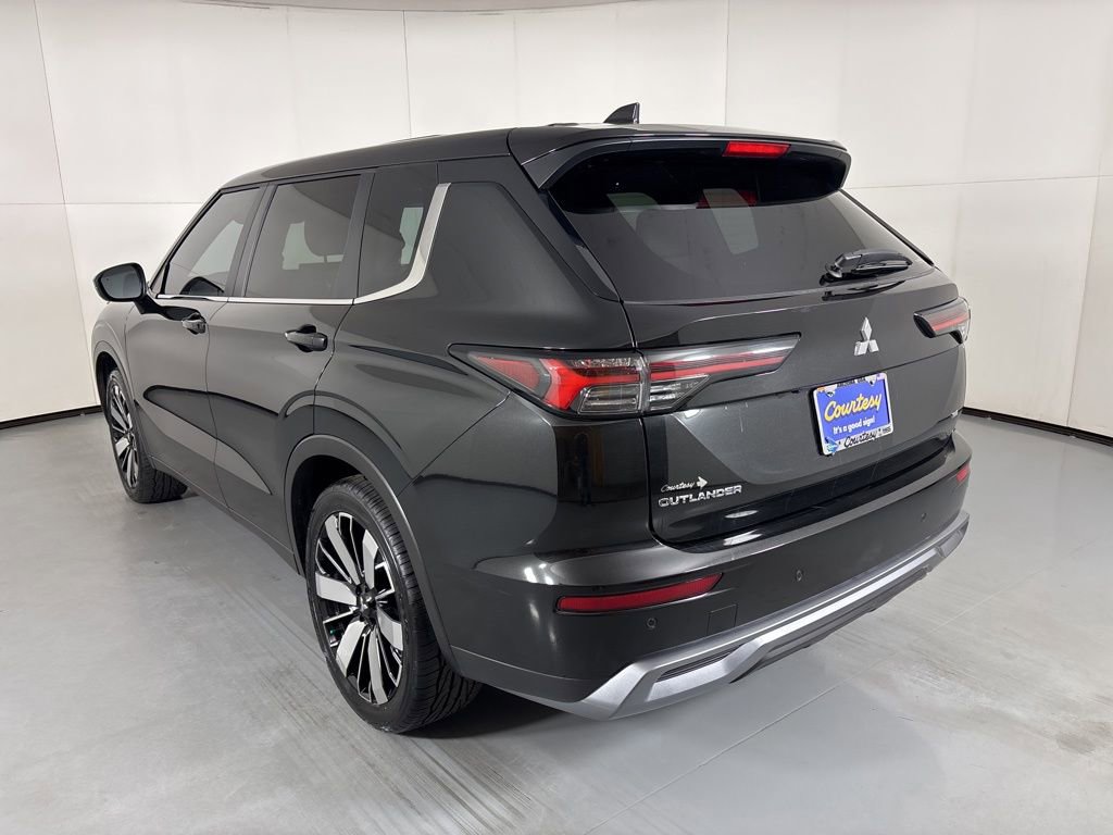 Used 2025 Mitsubishi Outlander SE AWD/4WD image 6