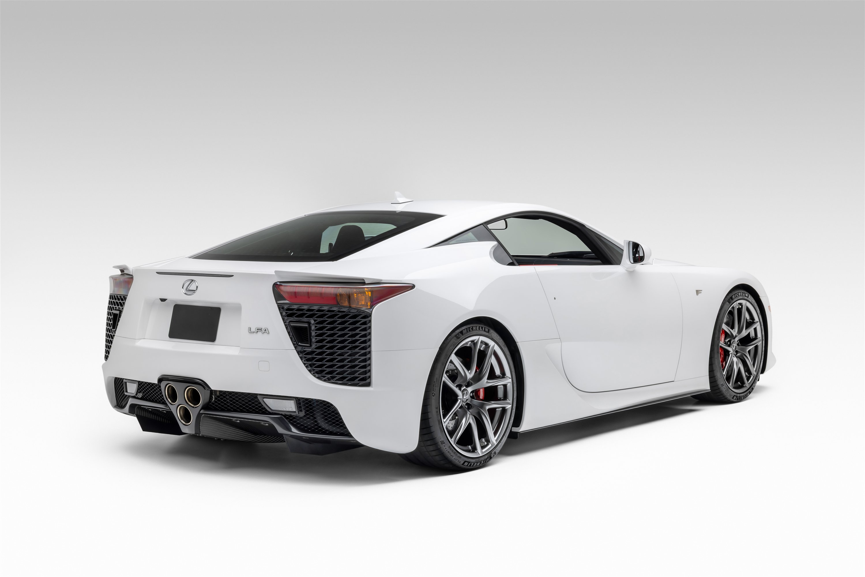 Used 2012 Lexus LFA RWD image 5