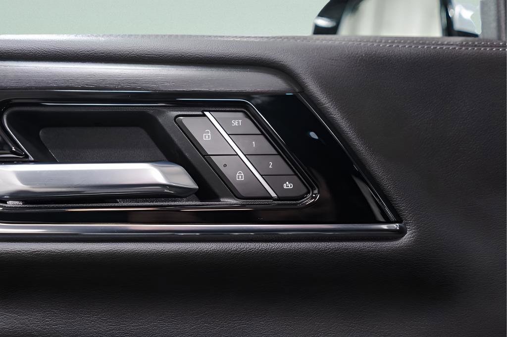 Used 2025 GMC Yukon Denali image 25