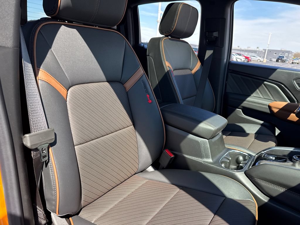 New 2026 GMC Canyon AT4 w/ Technology Plus Package AWD/4WD image 39