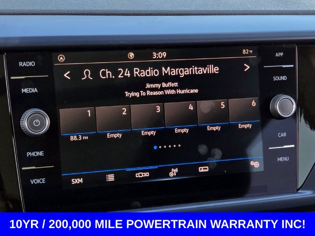 Used 2023 Volkswagen Taos SE w/ Panoramic Sunroof Package FWD image 25