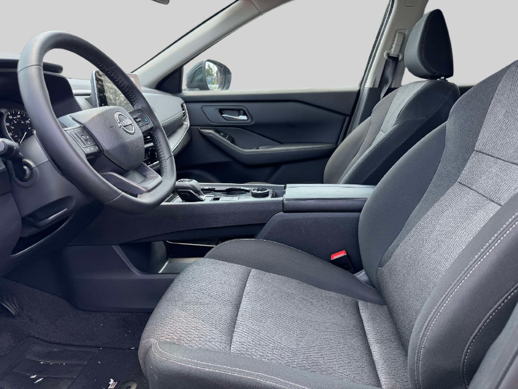 Certified 2026 Nissan Rogue SV AWD/4WD image 14