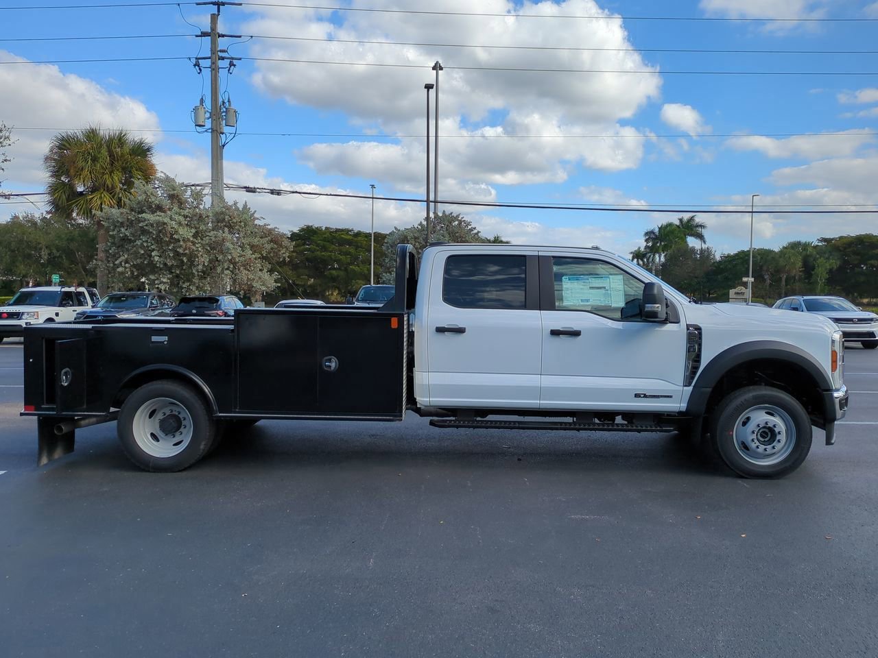 New 2026 Ford F550 4x4 Crew Cab image 3
