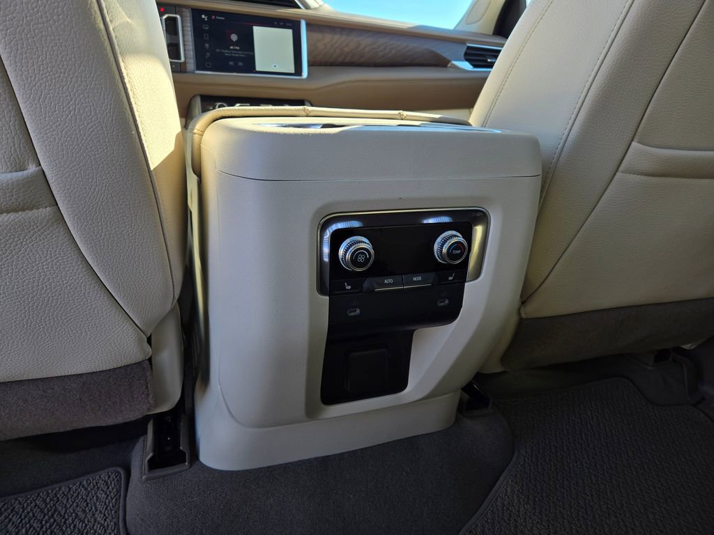 Used 2022 GMC Yukon XL Denali w/ Denali Premium Package image 29