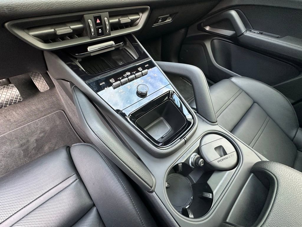 Used 2024 Porsche Cayenne Coupe image 26