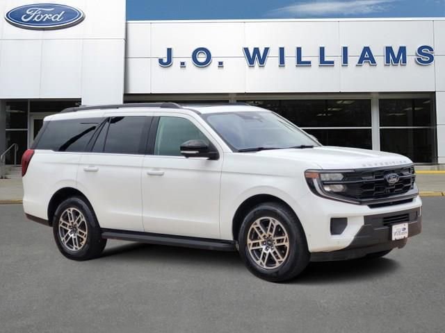 Used 2025 Ford Expedition Active RWD image 1