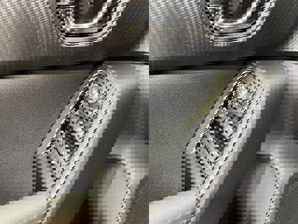 Used 2025 Subaru Crosstrek 2.5i Limited image 14