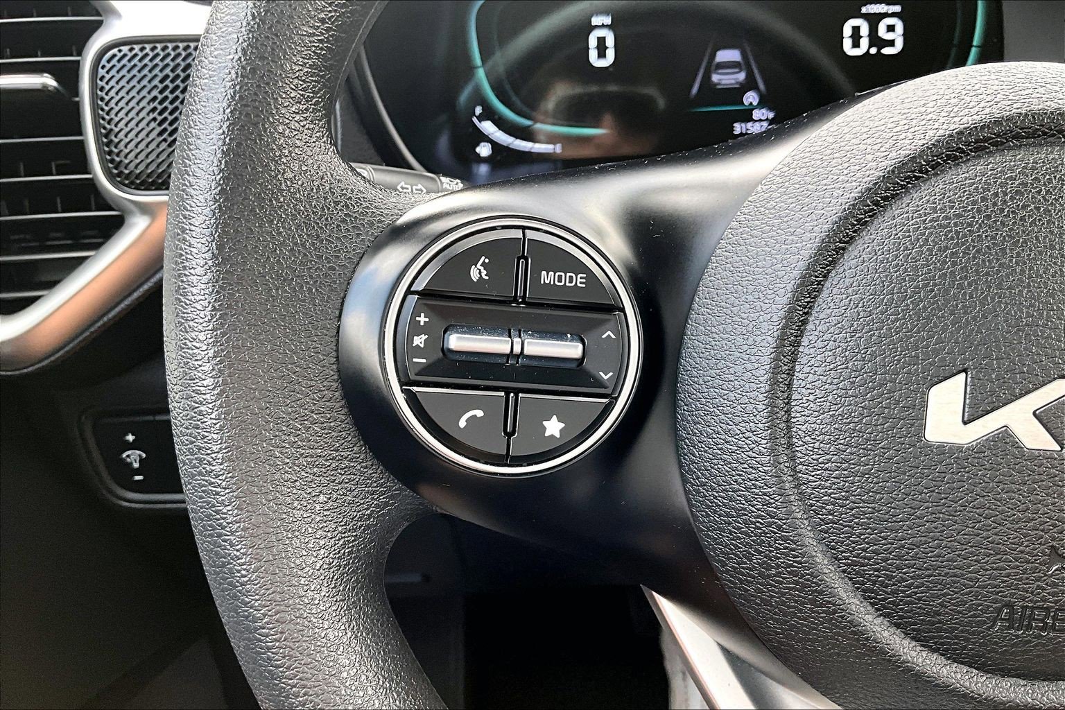 Used 2024 Kia Soul LX w/ Option Group 015 FWD image 21