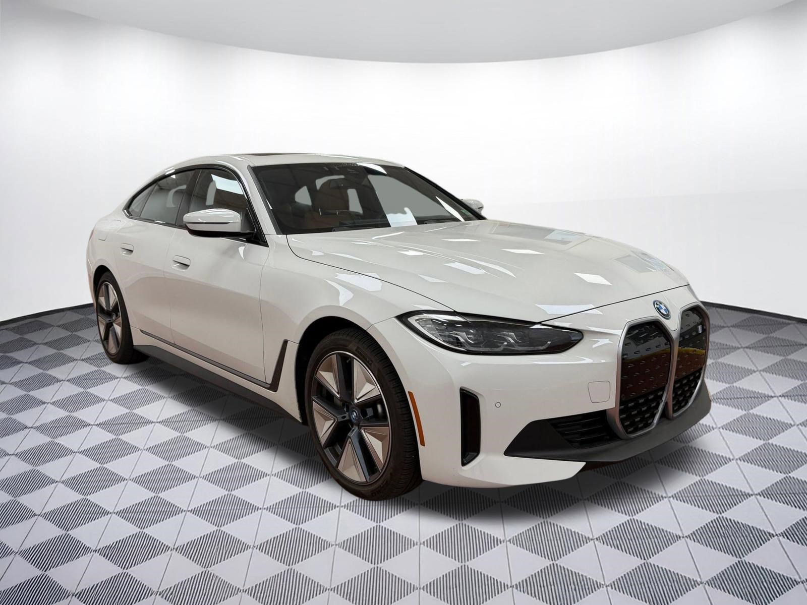 Certified 2023 BMW i4 eDrive35 image 6