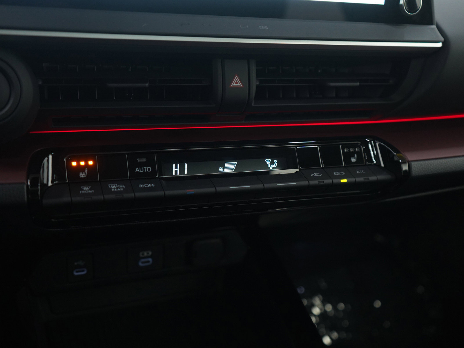 Used 2026 Toyota Prius Plug-In Hybrid image 24