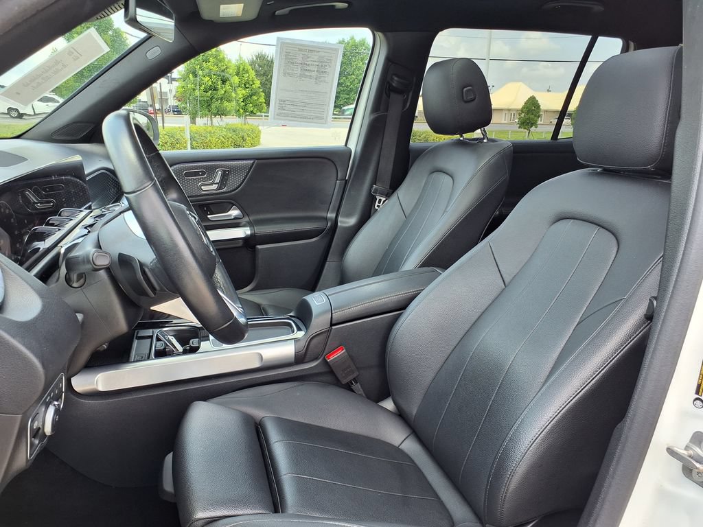Used 2025 Mercedes-Benz GLB 250 4MATIC image 15