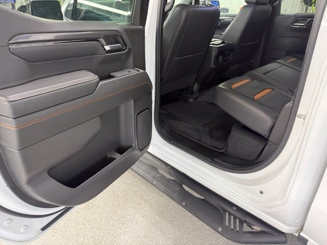 Used 2024 GMC Sierra 1500 AT4 w/ Technology Package AWD/4WD image 18