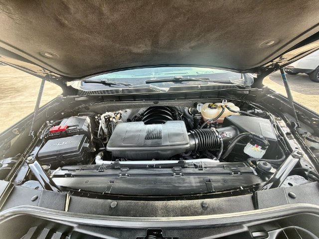 Used 2023 Chevrolet Tahoe Z71 w/ Luxury Package AWD/4WD image 29