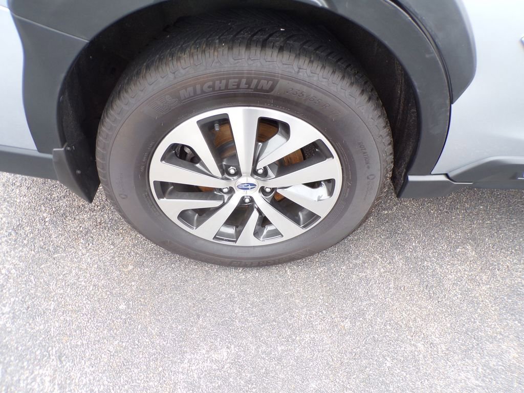 Used 2023 Subaru Outback Premium image 7