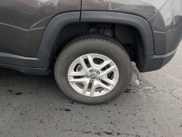 Used 2019 Jeep Compass Sport w/ Tech Group AWD/4WD image 22