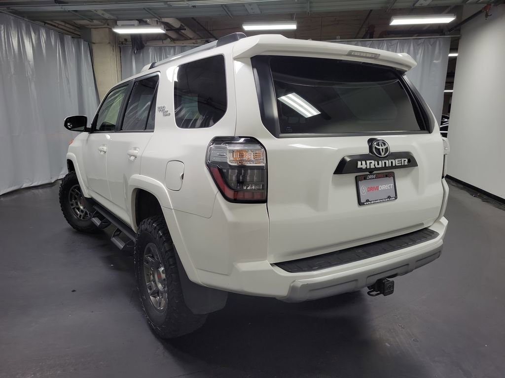 Used 2018 Toyota 4Runner TRD Off-Road w/ TRD Performance Package AWD/4WD image 6