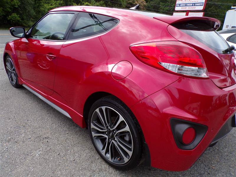 Used 2016 Hyundai Veloster Turbo w/ Option Group 04 FWD image 9