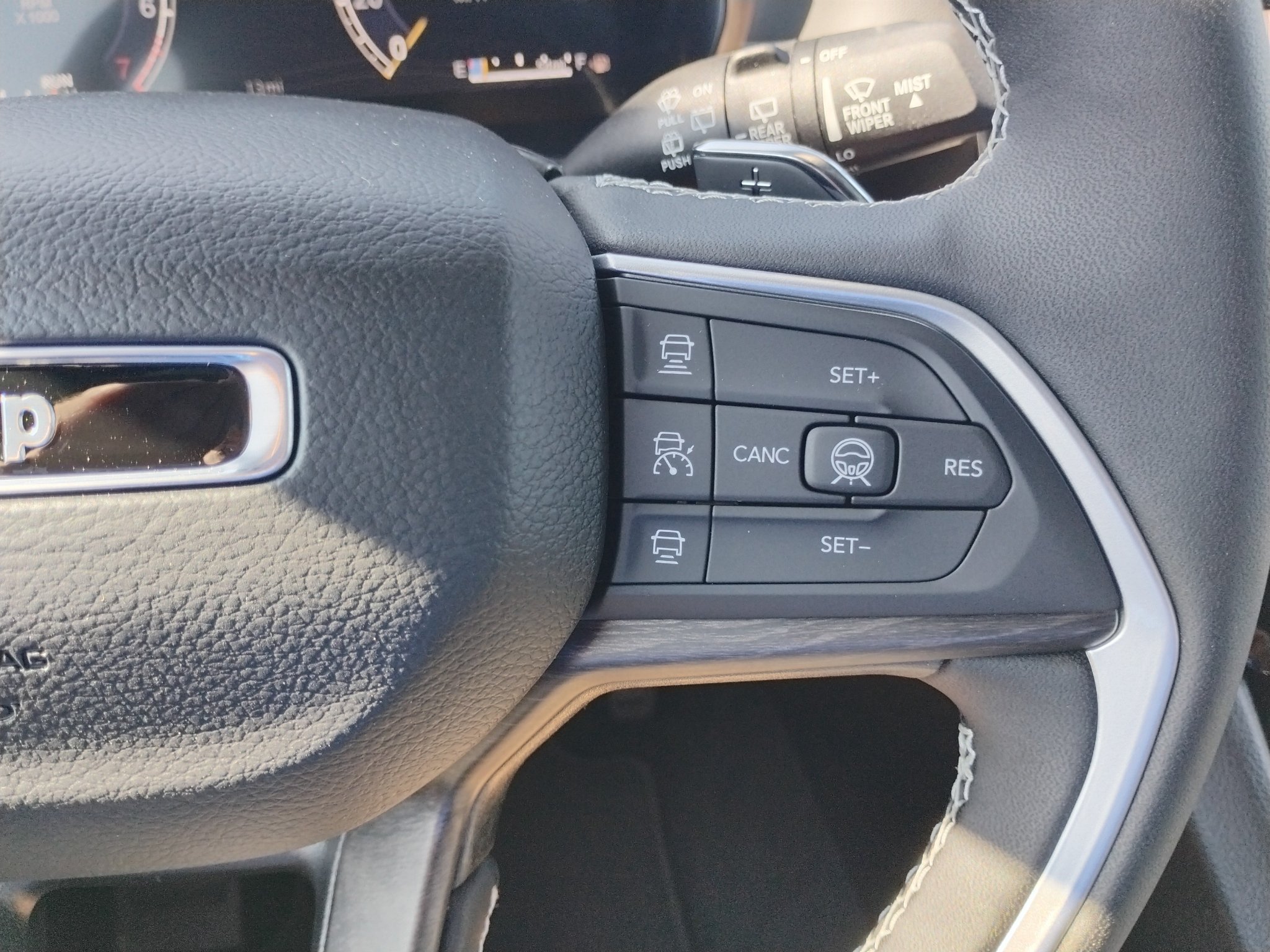 New 2027 Jeep Grand Cherokee Altitude AWD/4WD image 35